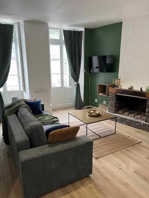 Appartamento Le Chaleureux Luchonnais Bagnères-de-Luchon Esterno foto